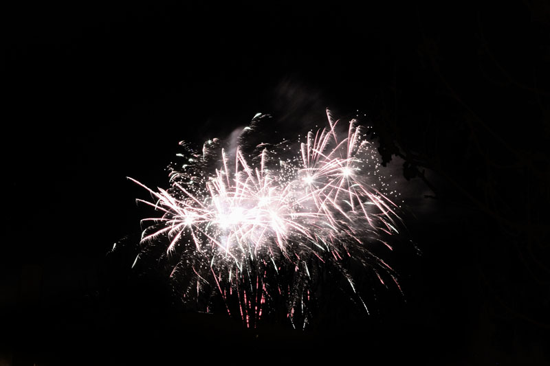 [http://pc.poradna.net/file/view/7923-ohnostroj-jpg ]